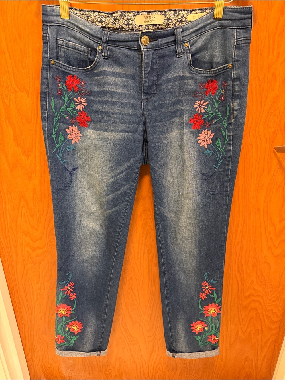 🌺🌺🌺BOGOHO🌺🌺🌺Vintage America Blue Embroidered Floral Ankle Jeans-4 - Picture 1 of 12